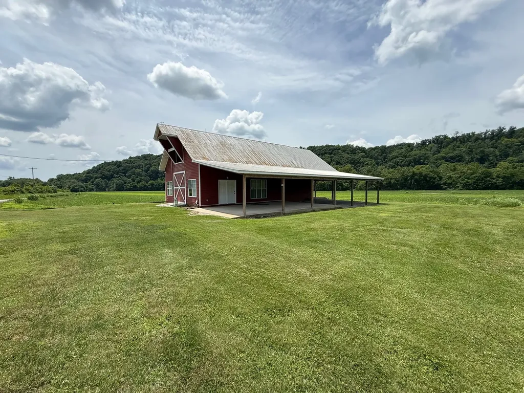 1369 Old Campbellsville Road Pulaski TN 38478