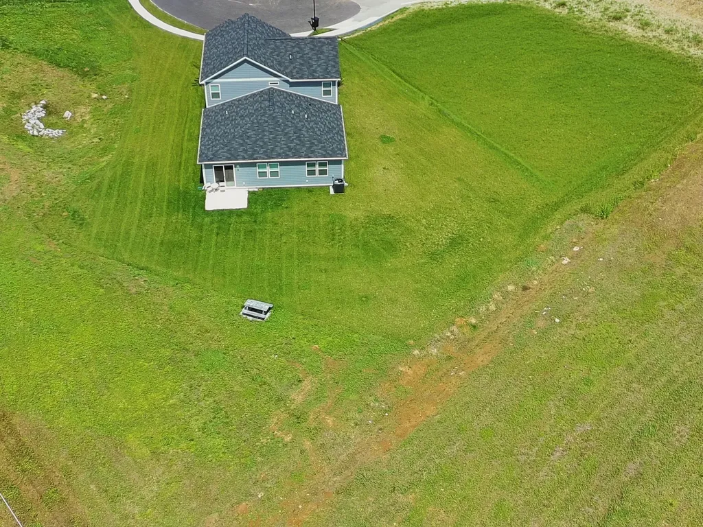 2002 Moulder Place Columbia TN 38401