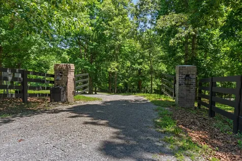 7855 Barnhill Road Primm Springs TN 38476