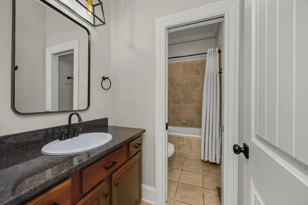 5904 Old Harding Pike Nashville TN 37205