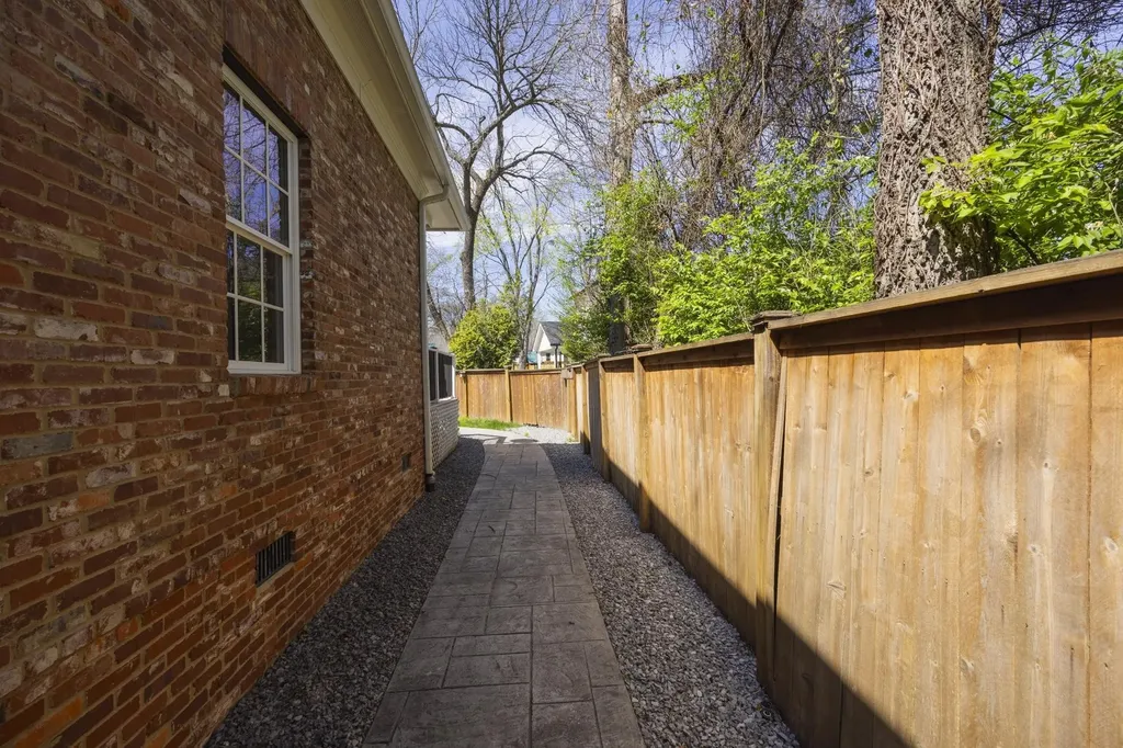 5904 Old Harding Pike Nashville TN 37205