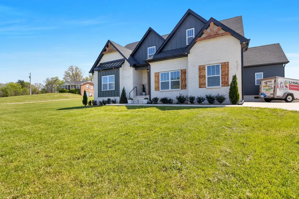 4247 Turnersville Road Cedar Hill TN 37032