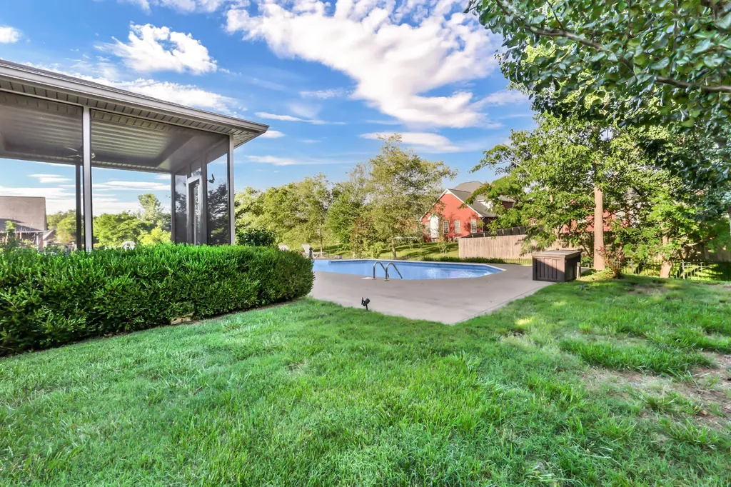 217 Gray Hawk Trail Clarksville TN 37043