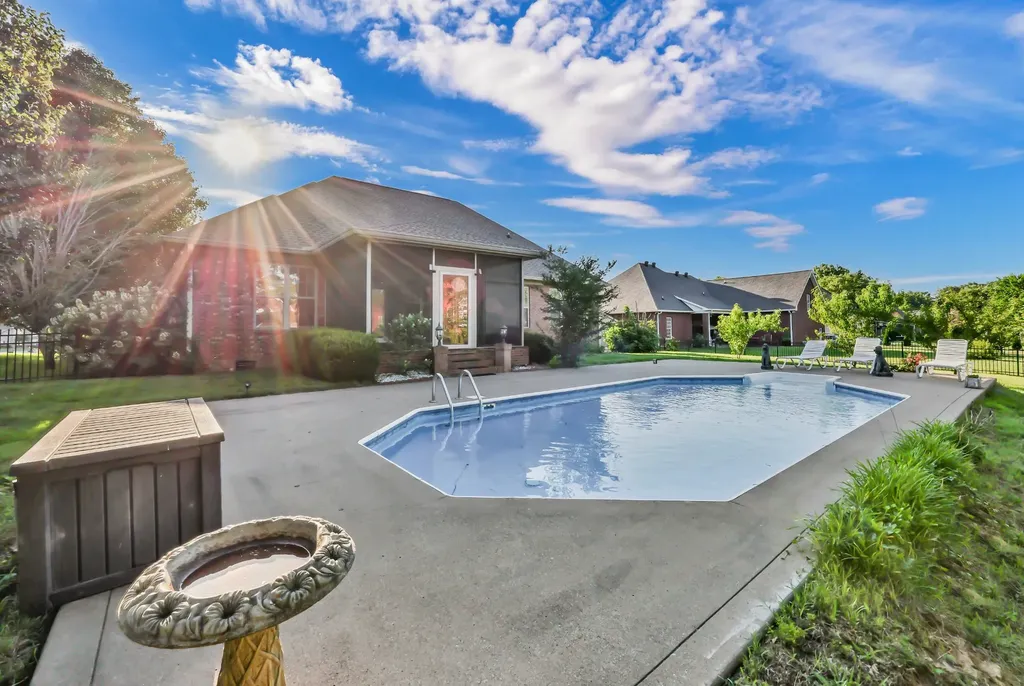 217 Gray Hawk Trail Clarksville TN 37043