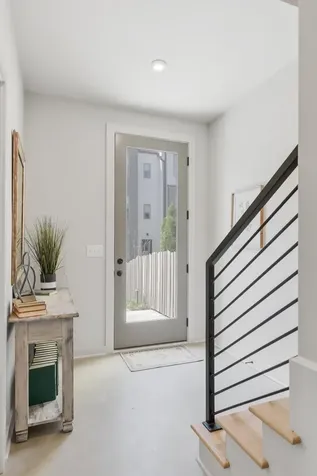 334 E Village Lane Nashville TN 37216