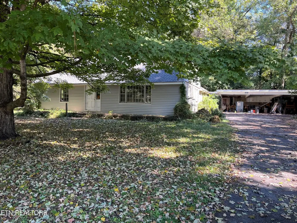 645 Lakeshore Drive Kingston TN 37763
