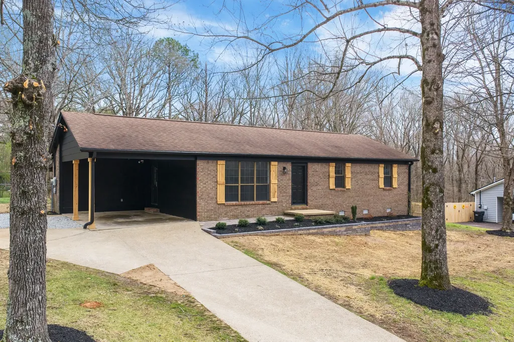 605 Parkburg Road Pinson TN 38366