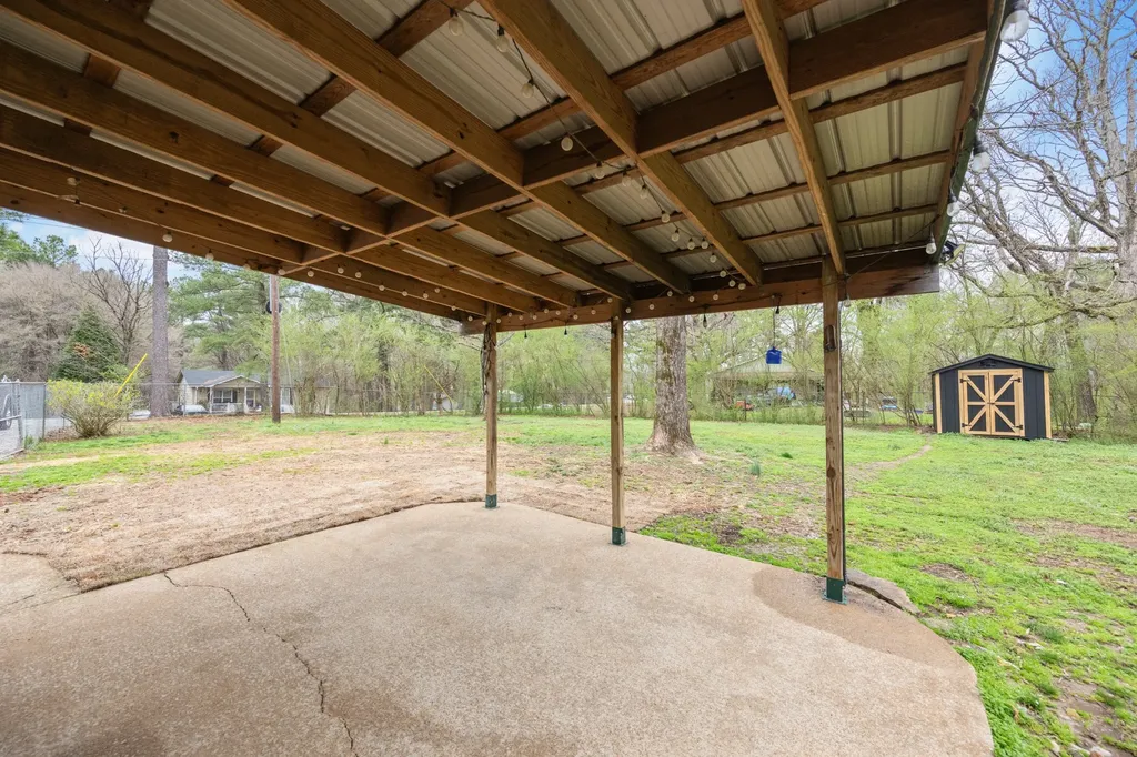 605 Parkburg Road Pinson TN 38366
