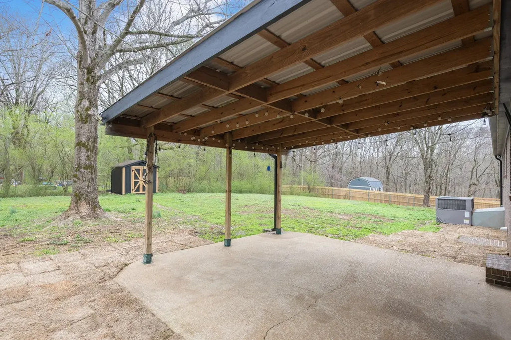 605 Parkburg Road Pinson TN 38366