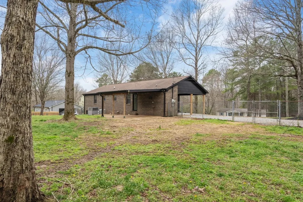 605 Parkburg Road Pinson TN 38366
