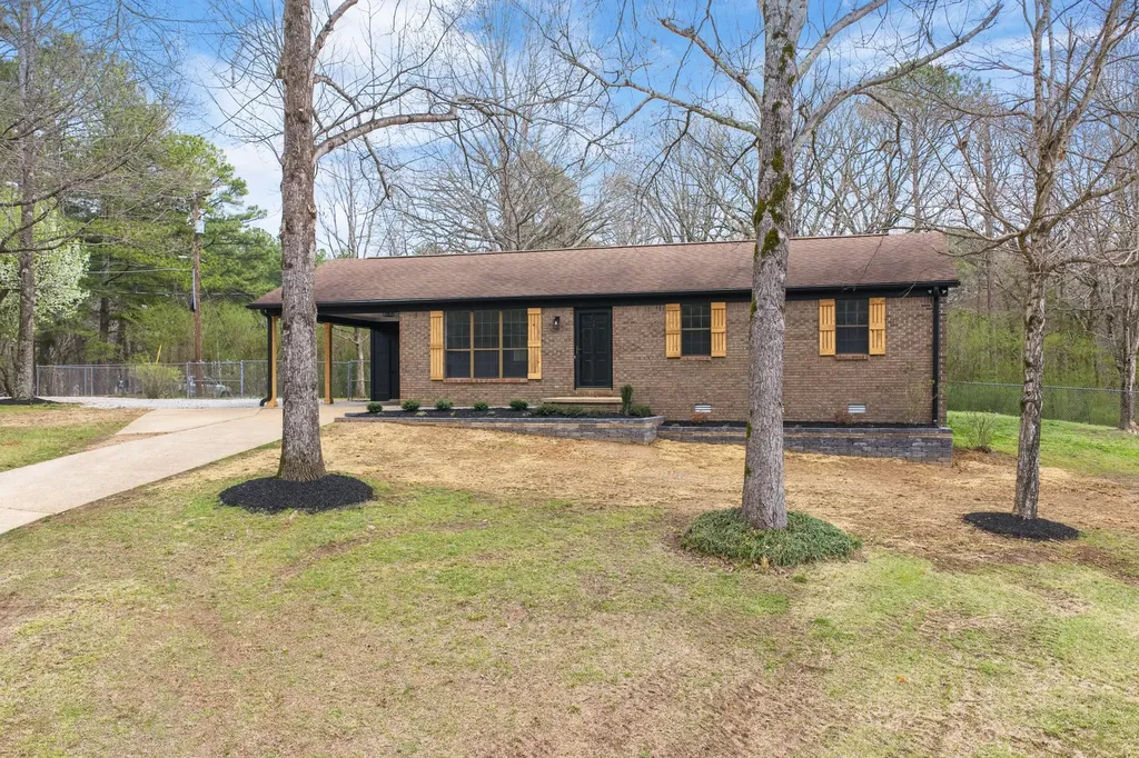 605 Parkburg Road Pinson TN 38366