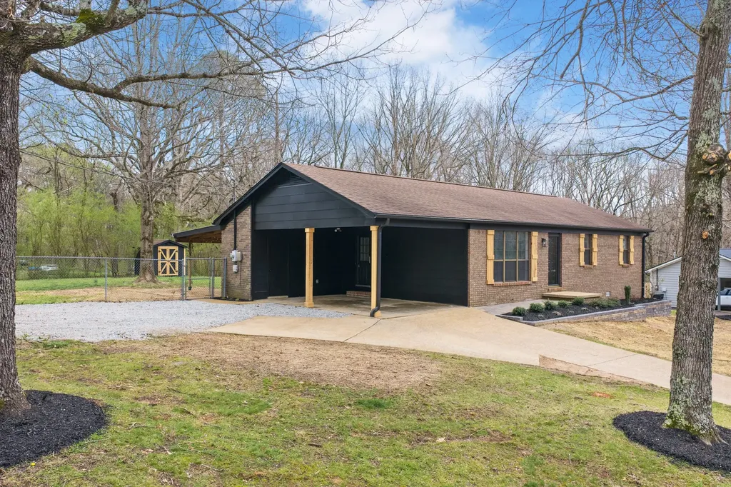 605 Parkburg Road Pinson TN 38366