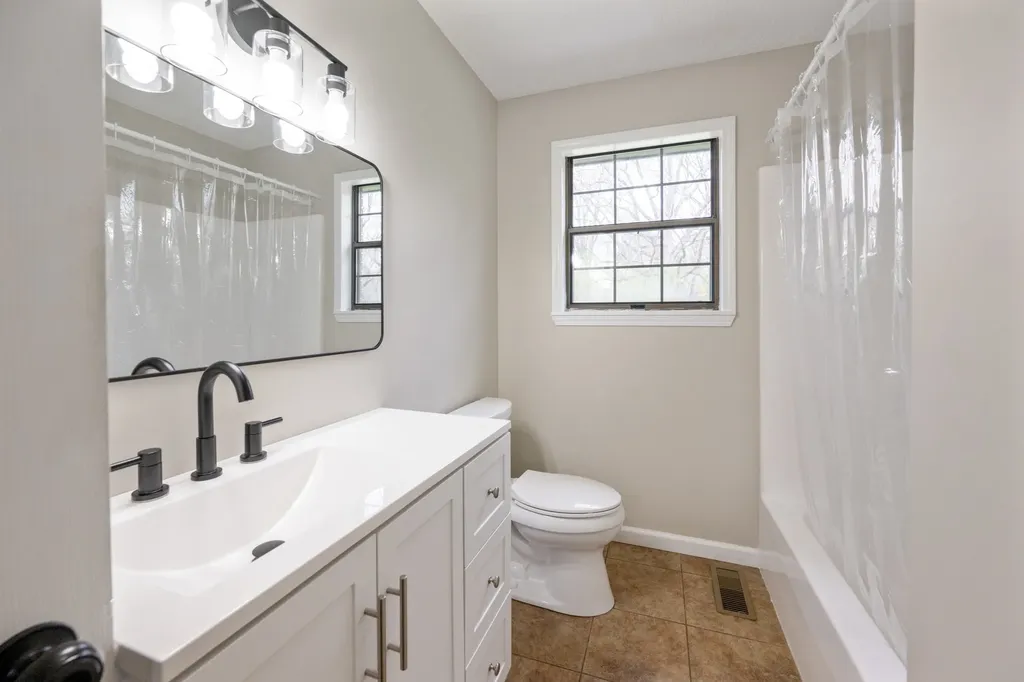 605 Parkburg Road Pinson TN 38366