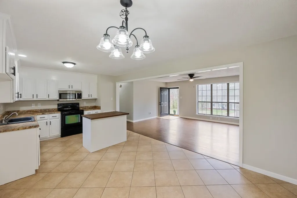 605 Parkburg Road Pinson TN 38366