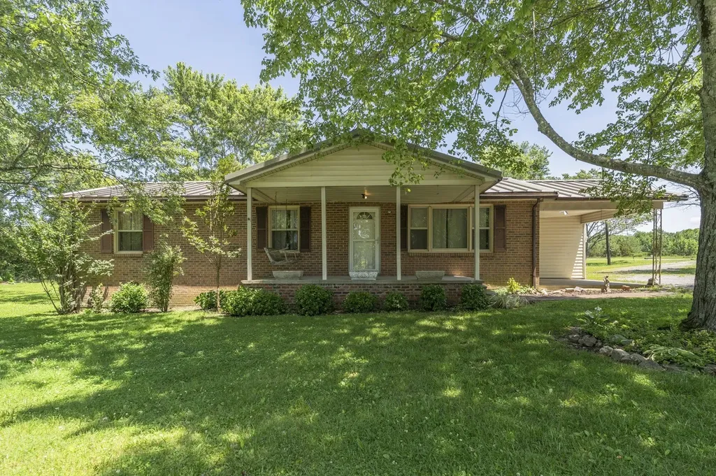 932 Coconut Ridge Road Smithville TN 37166