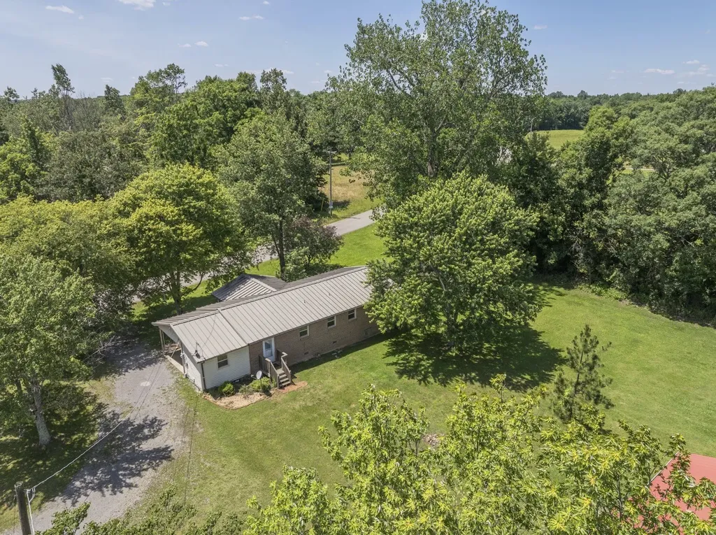 932 Coconut Ridge Road Smithville TN 37166