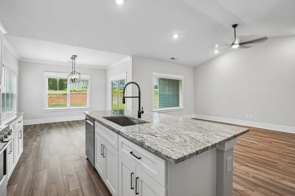 604 Silver Trace White House TN 37188