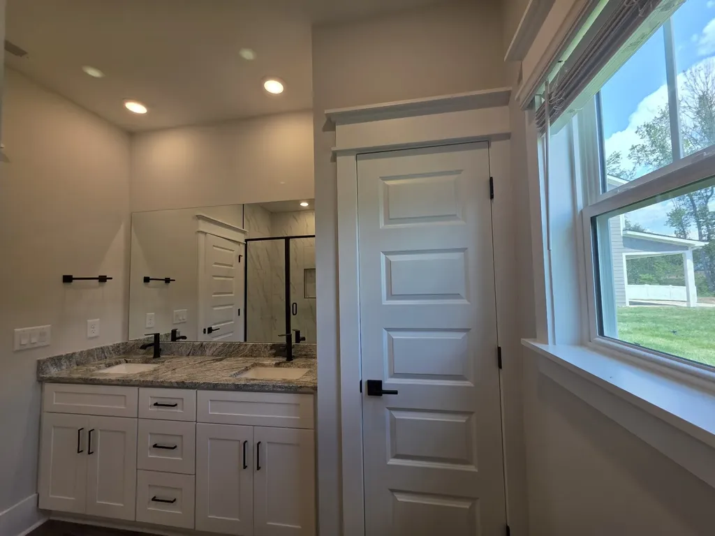 604 Silver Trace White House TN 37188