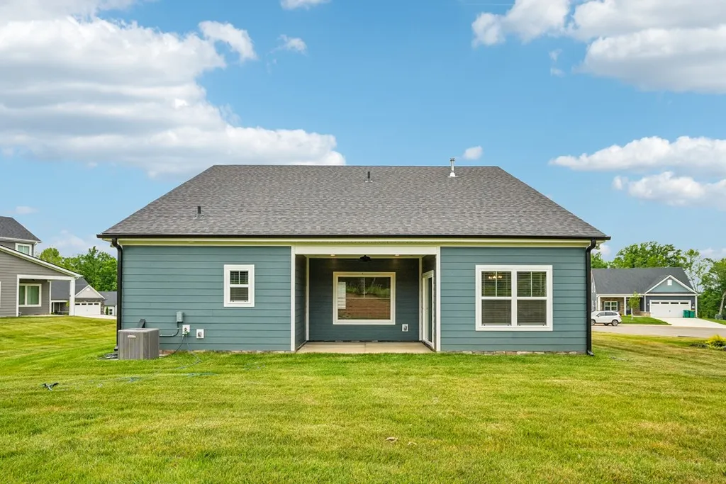 604 Silver Trace White House TN 37188