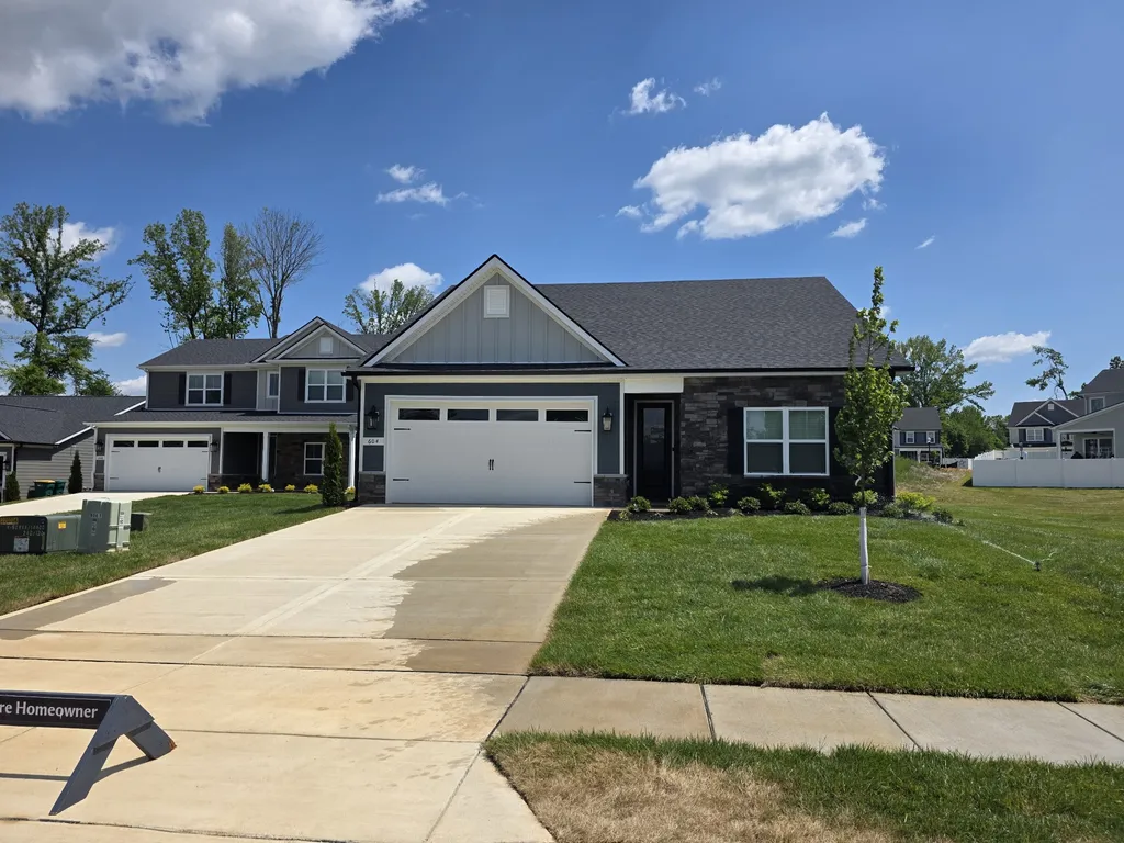 604 Silver Trace White House TN 37188