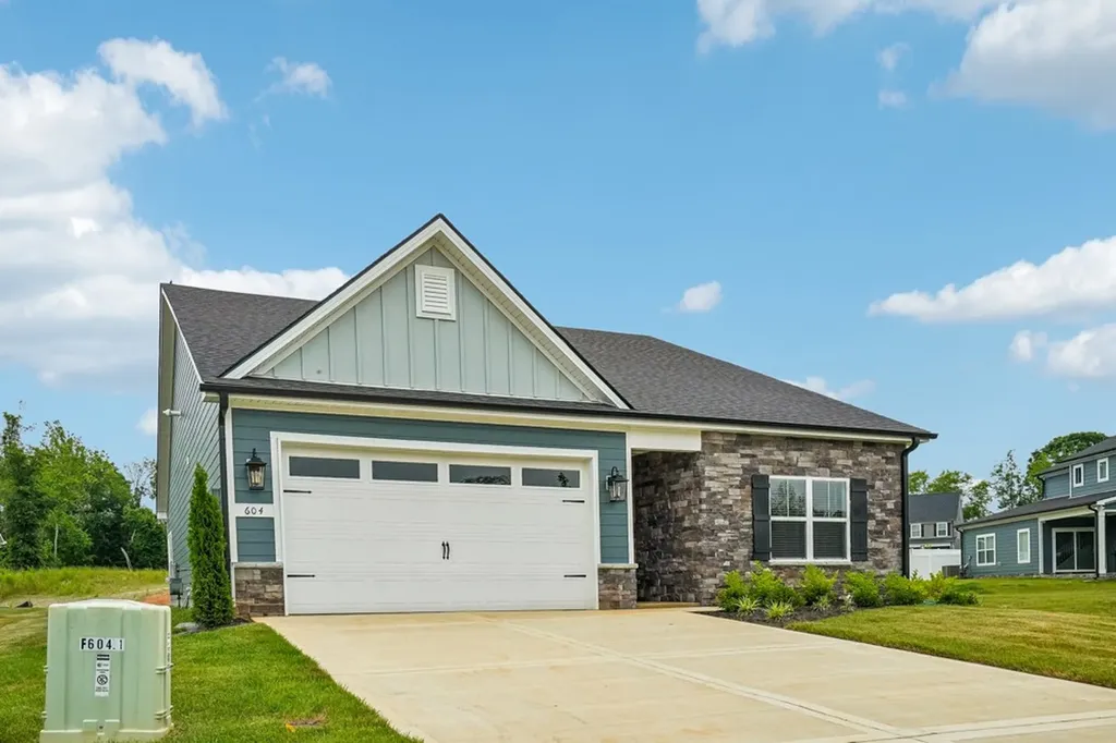 604 Silver Trace White House TN 37188