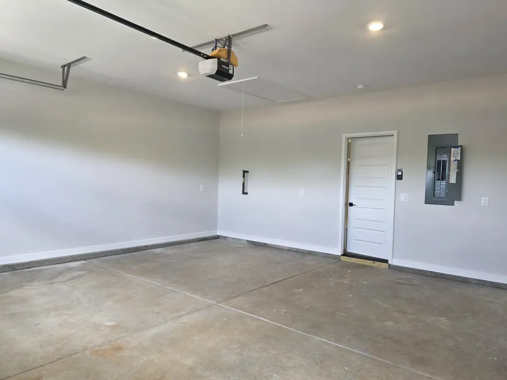 604 Silver Trace White House TN 37188
