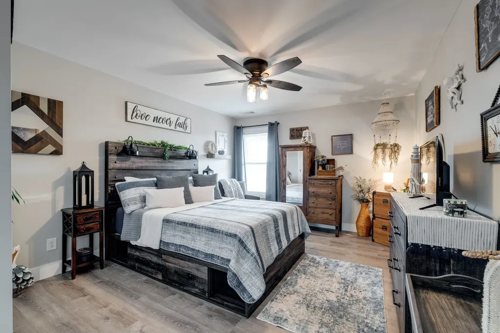 1043 Murphy Hollow Road Vanleer TN 37181