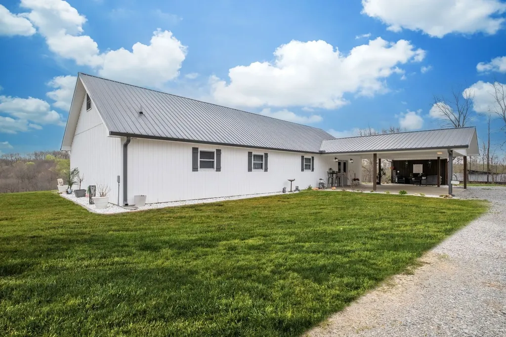 1043 Murphy Hollow Road Vanleer TN 37181