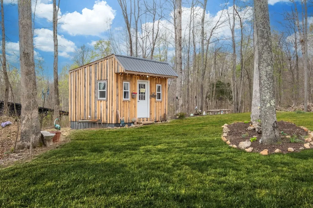 1043 Murphy Hollow Road Vanleer TN 37181