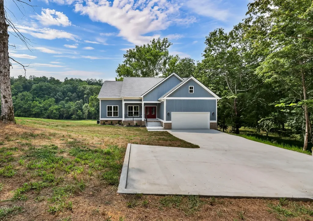 5570 Chambers Road Cumberland Furnace TN 37051