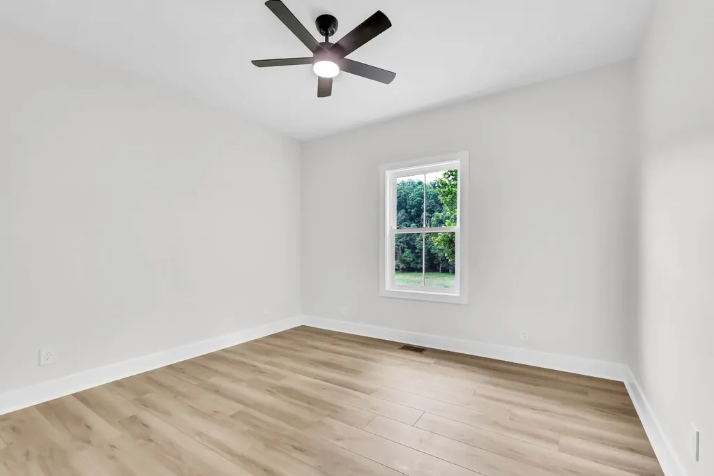 5570 Chambers Road Cumberland Furnace TN 37051