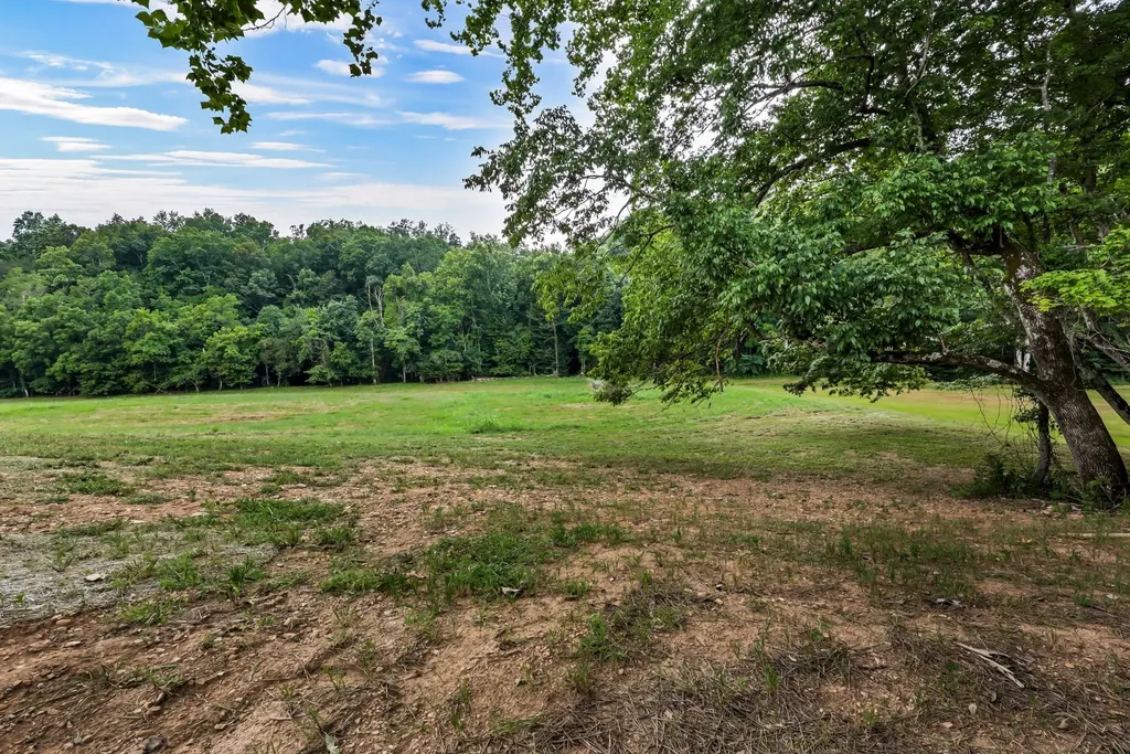 5570 Chambers Road Cumberland Furnace TN 37051