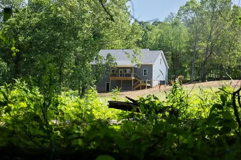5570 Chambers Road Cumberland Furnace TN 37051