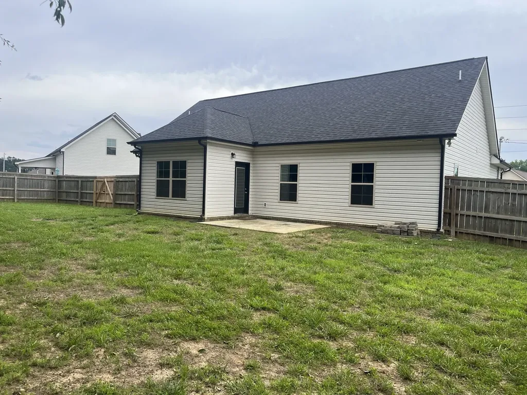 169 Grass Land Street Manchester TN 37355
