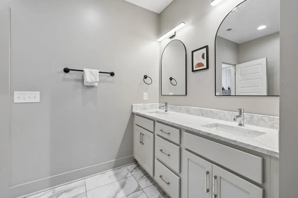 860 Seymour Avenue Nashville TN 37206