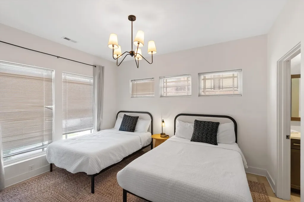 713A 26th Ave, N Nashville TN 37208