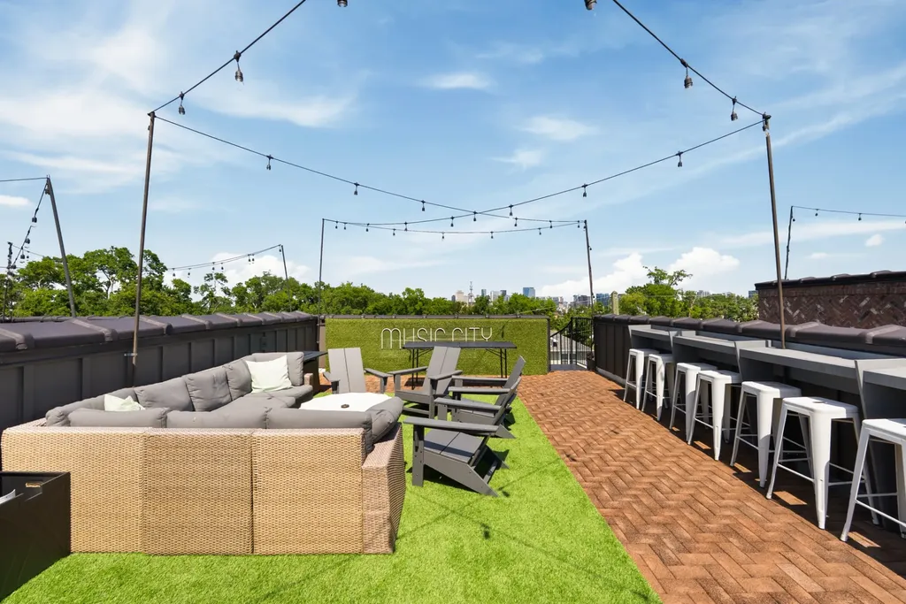 713A 26th Ave, N Nashville TN 37208