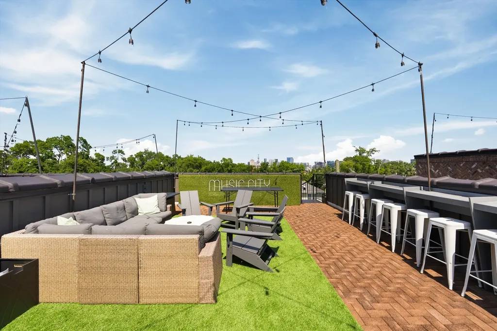 713A 26th Ave, N Nashville TN 37208