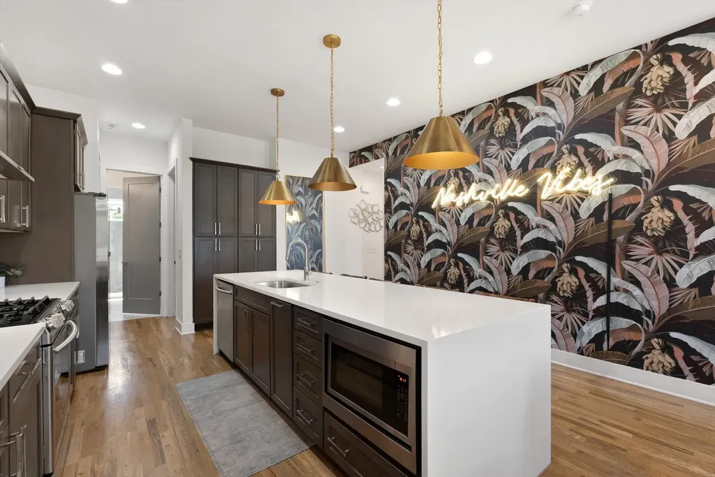 713A 26th Ave, N Nashville TN 37208