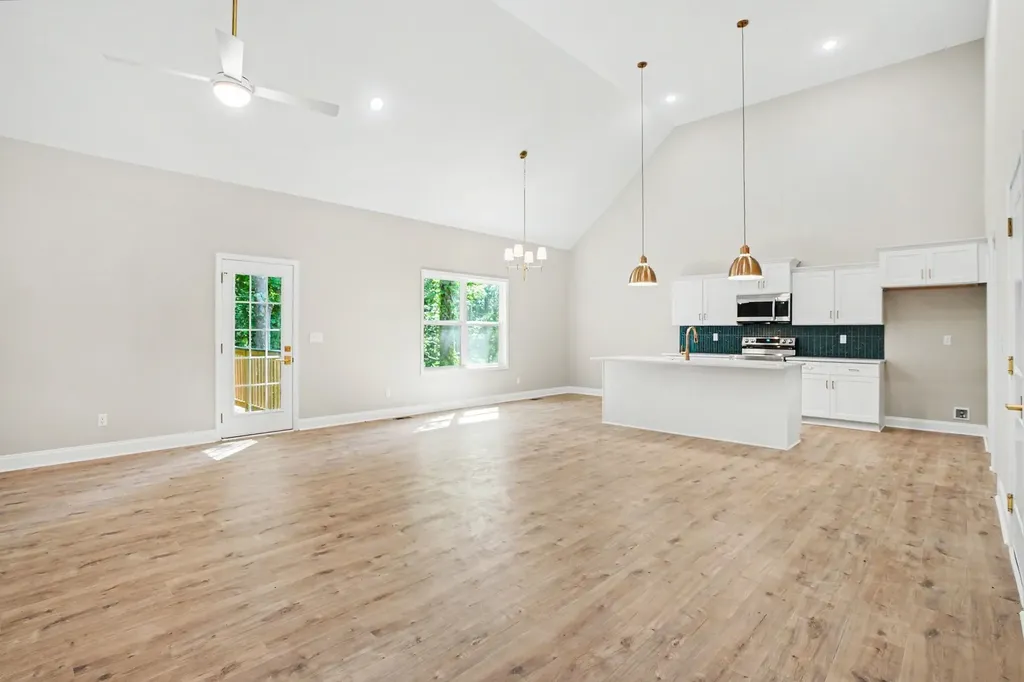 1222 Rooster Ridge Pleasant View TN 37146