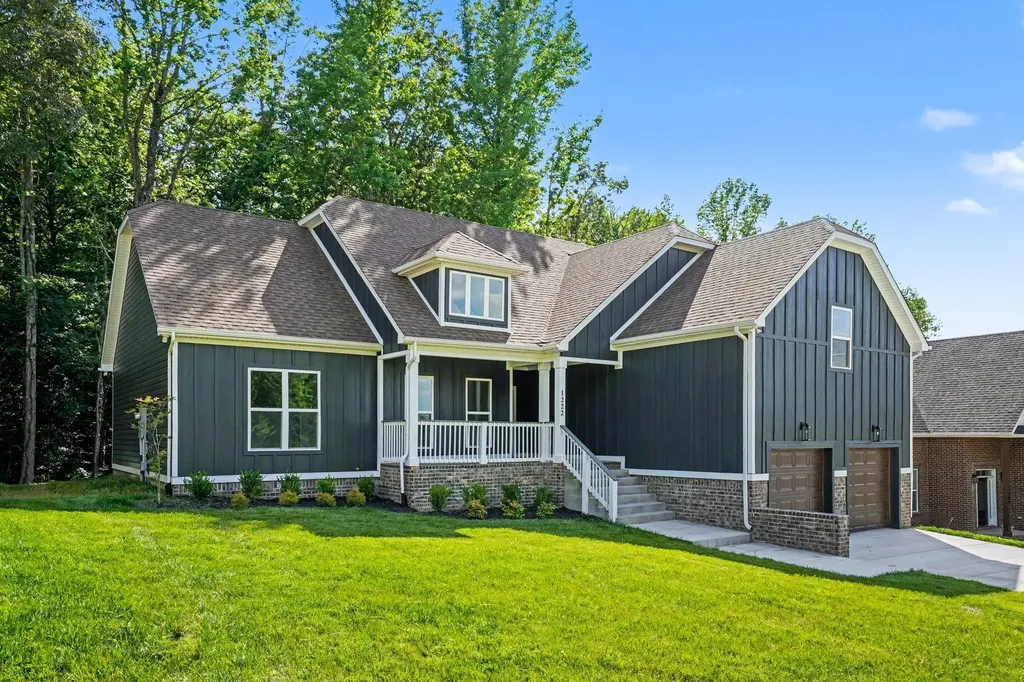 1222 Rooster Ridge Pleasant View TN 37146