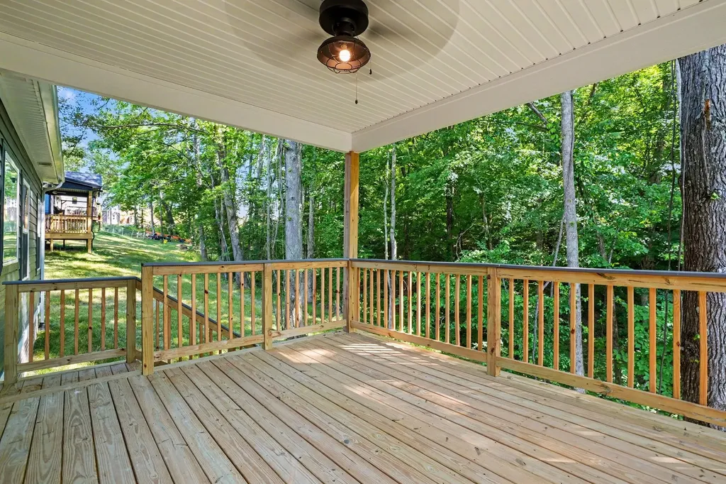 1222 Rooster Ridge Pleasant View TN 37146