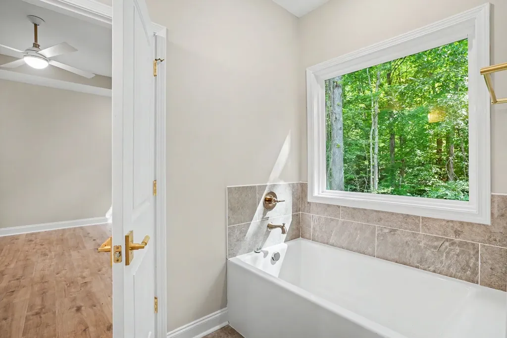 1222 Rooster Ridge Pleasant View TN 37146