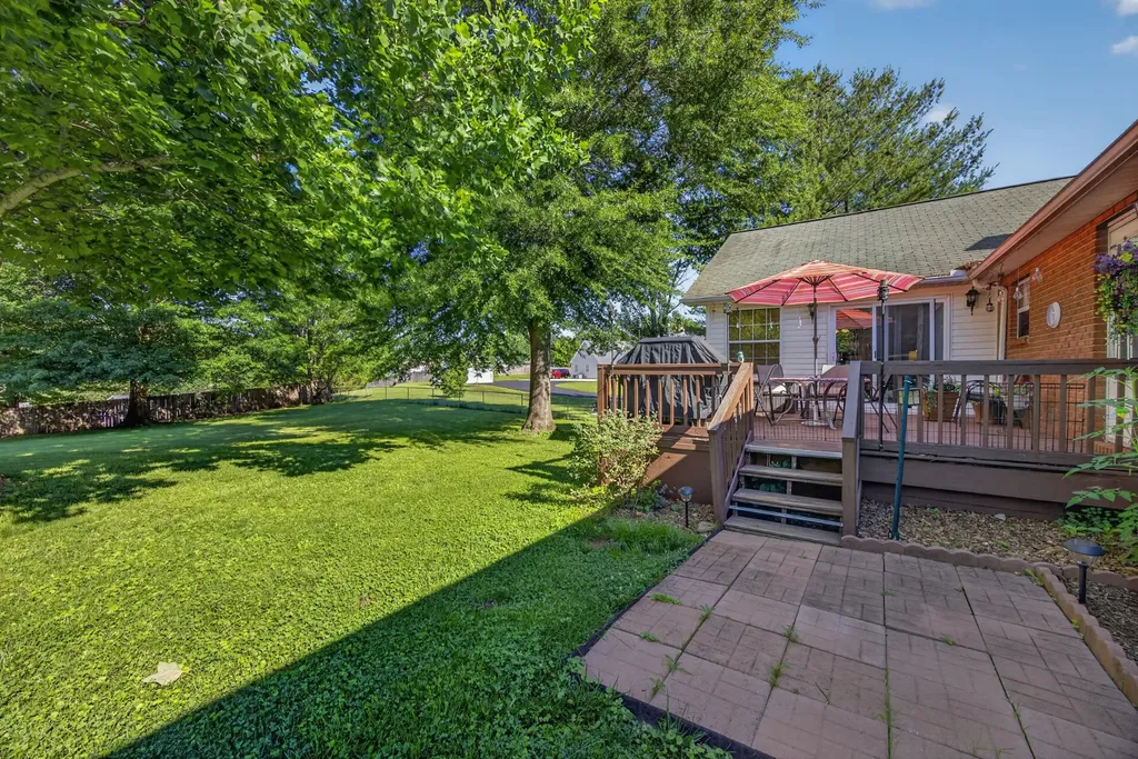 2403 N Pointe Cove Circle Cookeville TN 38506
