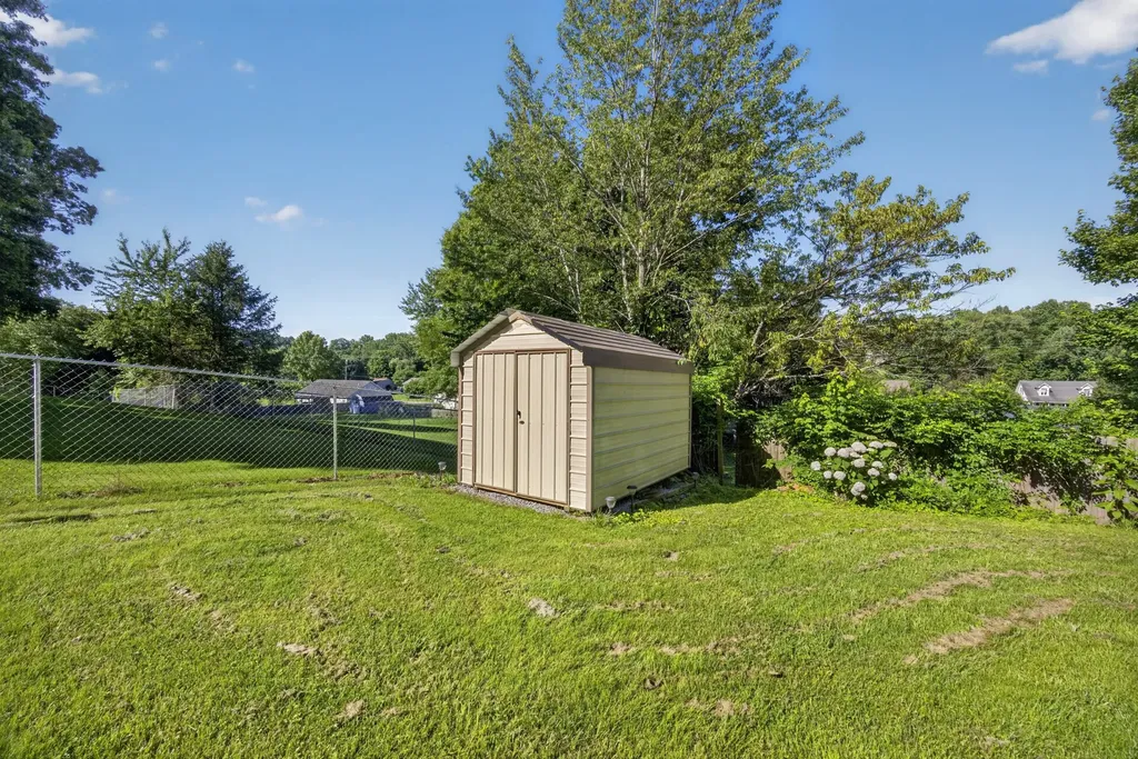 2403 N Pointe Cove Circle Cookeville TN 38506