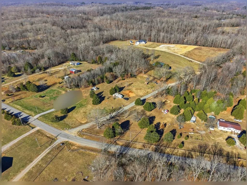 10688 Back Piney Road Bon Aqua TN 37025