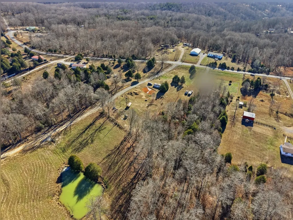 10688 Back Piney Road Bon Aqua TN 37025