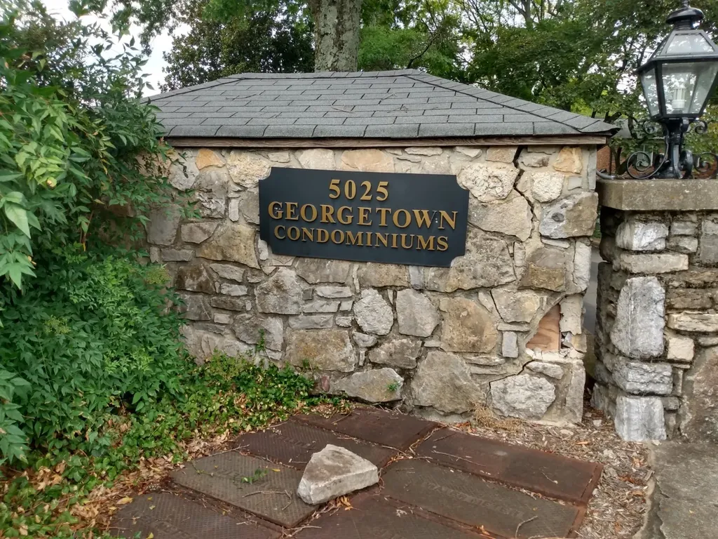 5025 Hillsboro Pike Nashville TN 37215