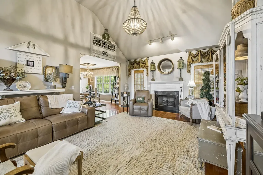 319 Cherry Lane White House TN 37188