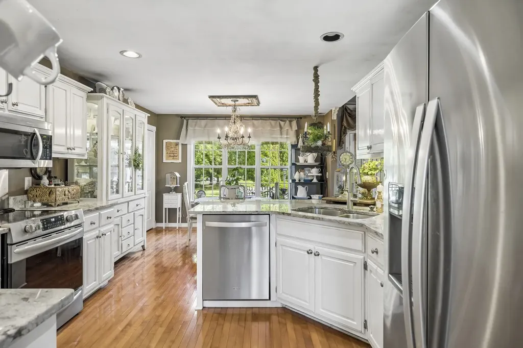 319 Cherry Lane White House TN 37188